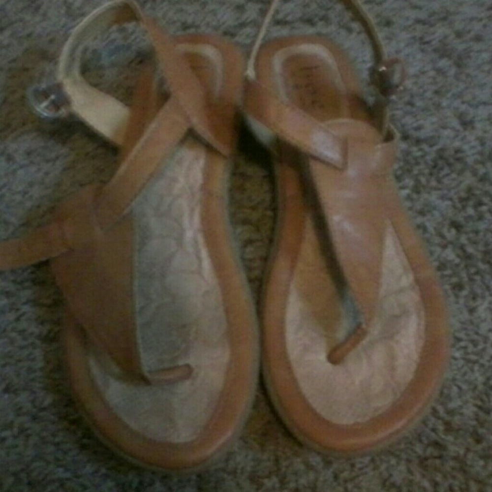 BORN sandals size 7