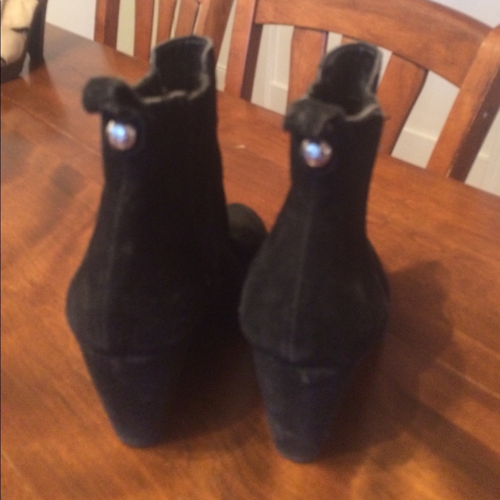 BCBGeneration booties - Picture 2 of 3