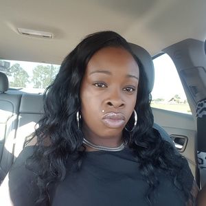 Meet your Posher, Vaneka