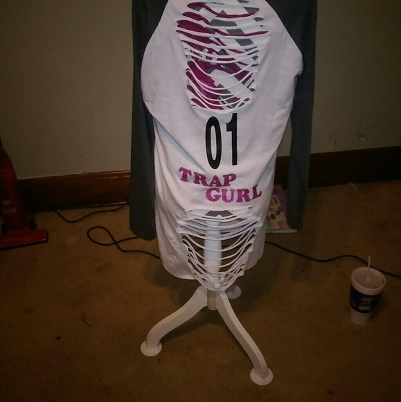 A dress - Picture 2 of 3