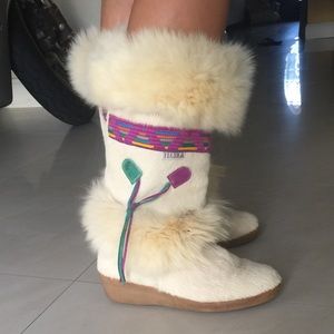 A beautiful brand new Italian TECNICA fur boots
