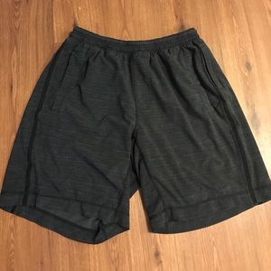 Lululemon Pacebreaker shorts size L