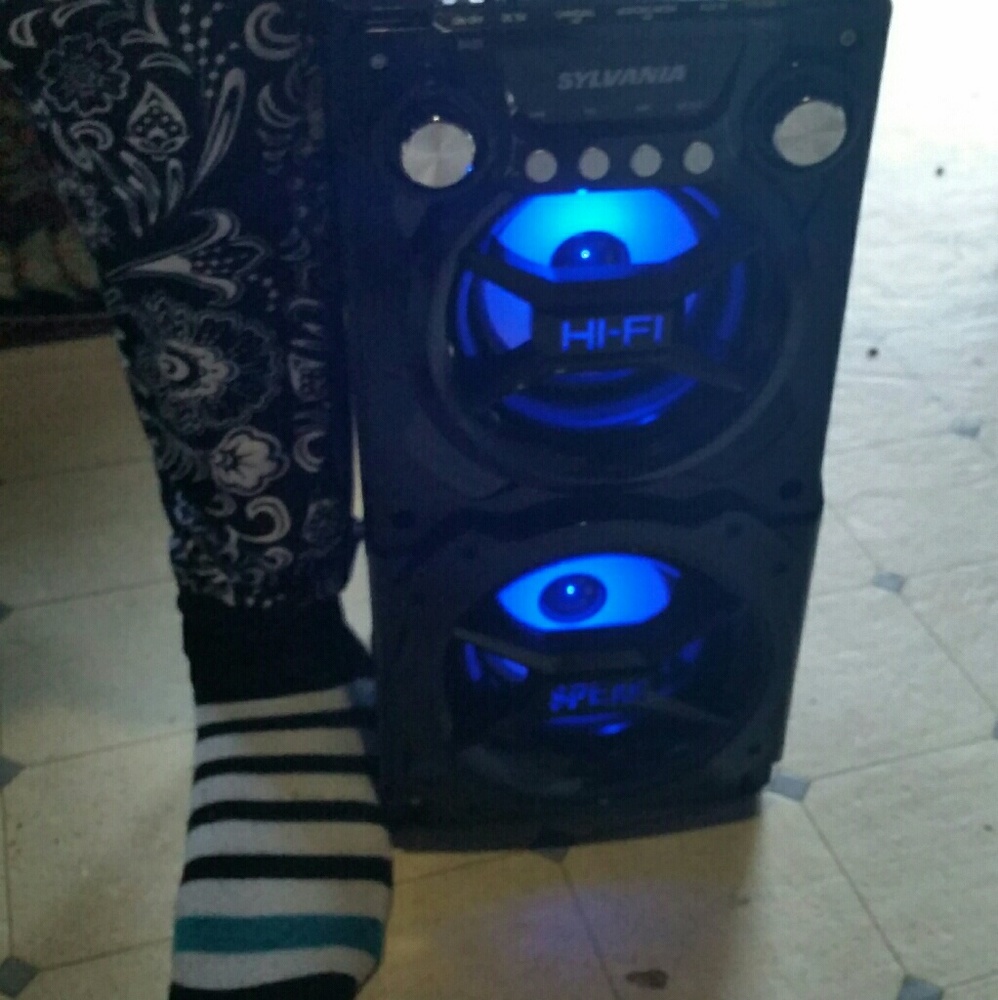 Sylvania Bluetooth LED Speaker