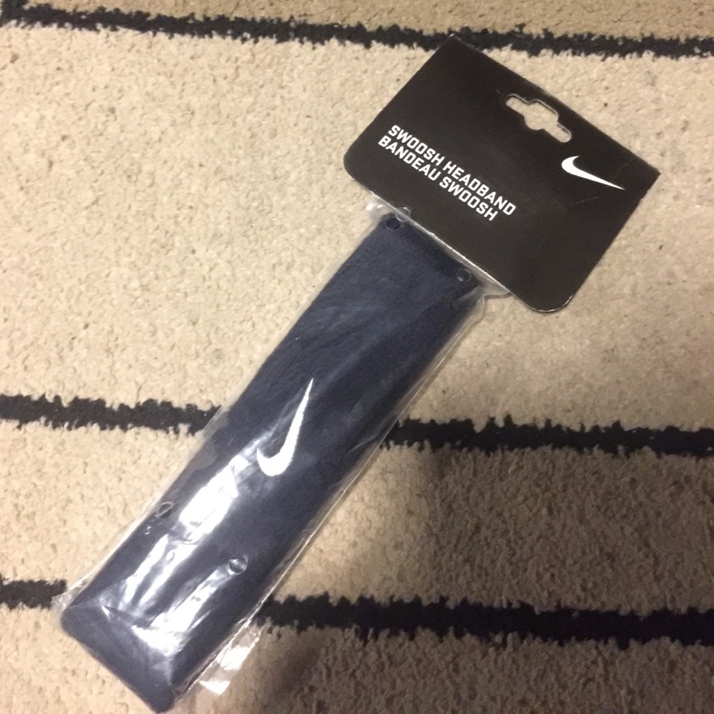 Swoosh Nike headband