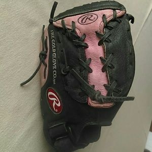 Rowling's Lefty softball mitt