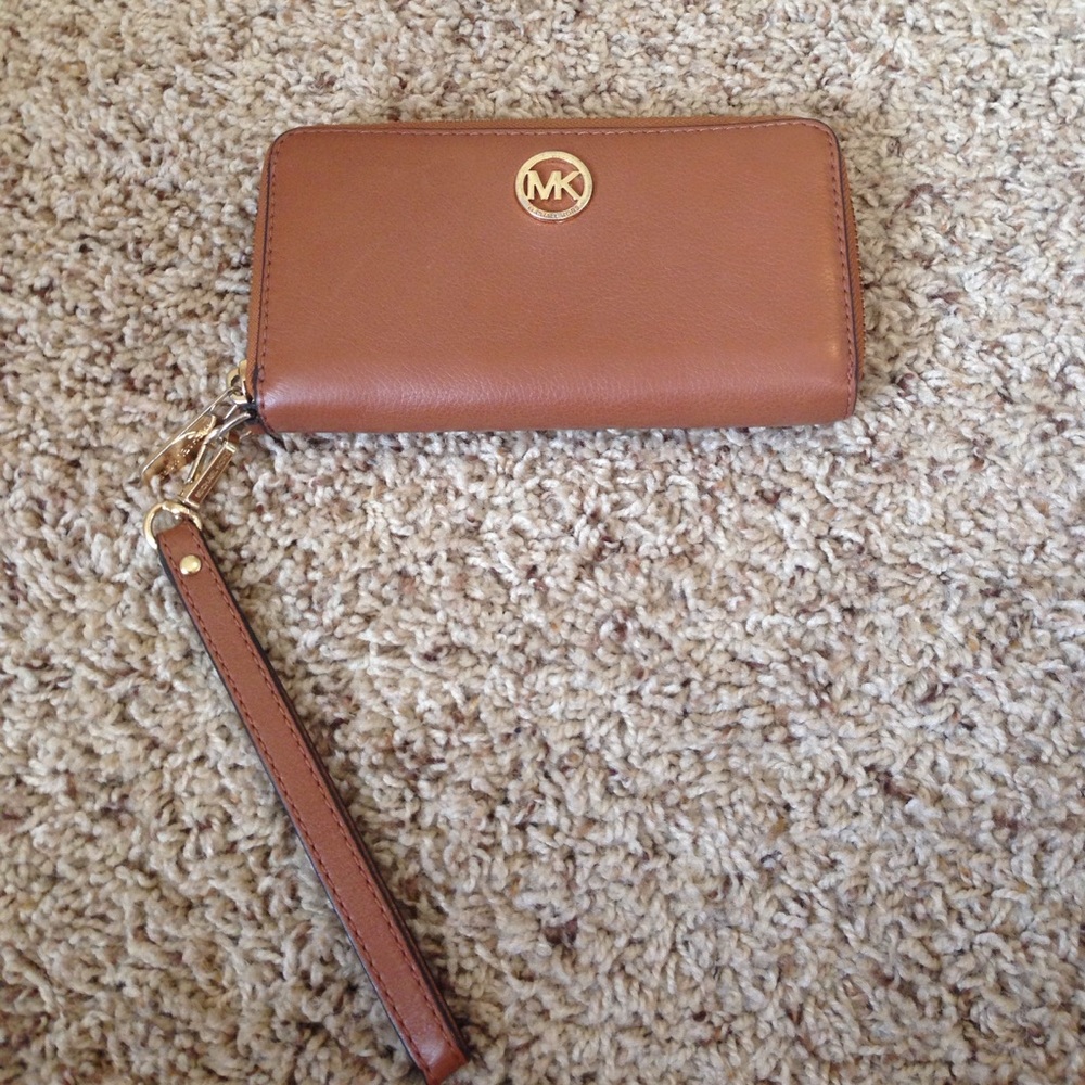 ❌SOLD❌Brown Michael Kors Wristlet/Wallet