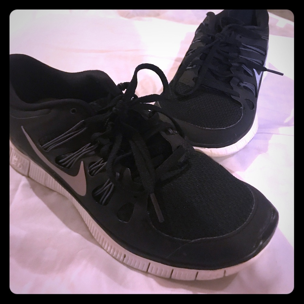 Nike Free 5.0 in Black and White