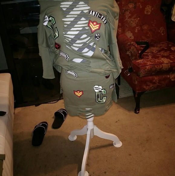 Shirt - Picture 2 of 2