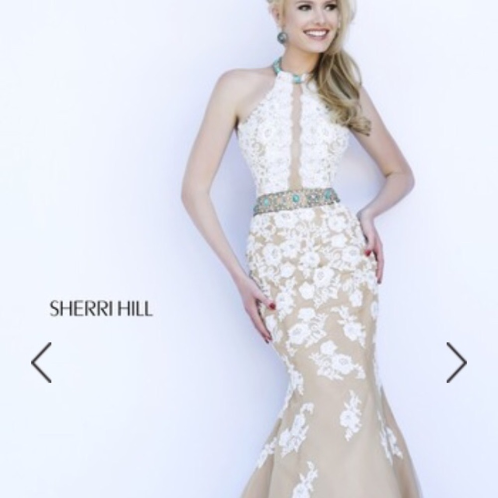 Looking for this dress 12 please let me know😍