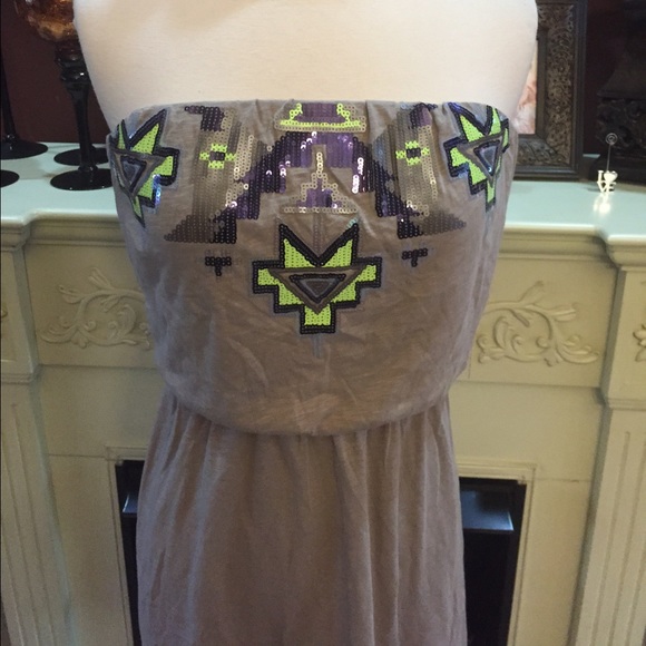 Express dress - Picture 2 of 5