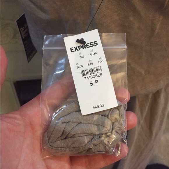 Express dress - Picture 4 of 5