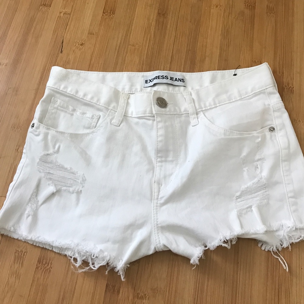 Sold Express high waisted white Jean shorts - Picture 2 of 4