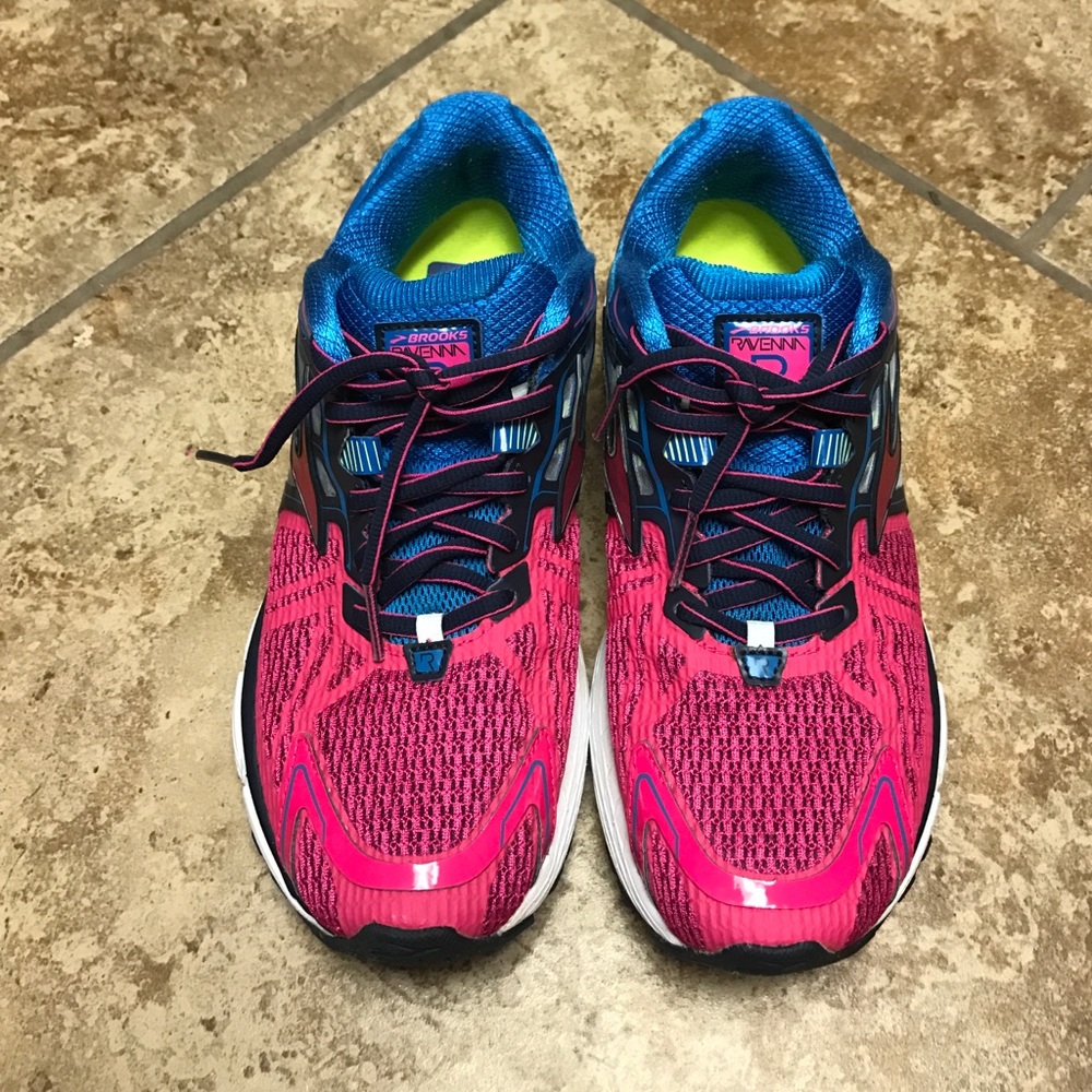 Brooks Ravenna Running Shoes Size 9.5
