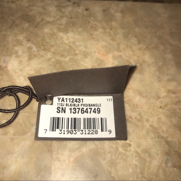 Gucci watch/bracket