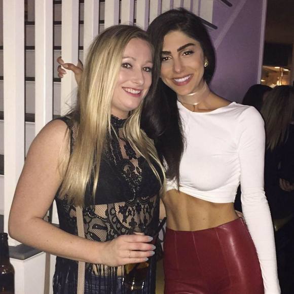 Meet your Posher, Christina - Picture 1 of 1