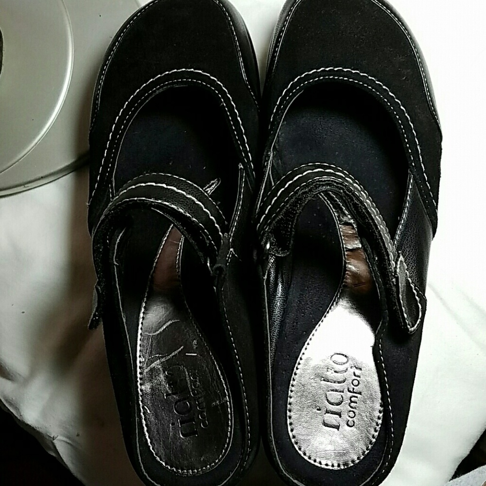 Slip on platform shoes