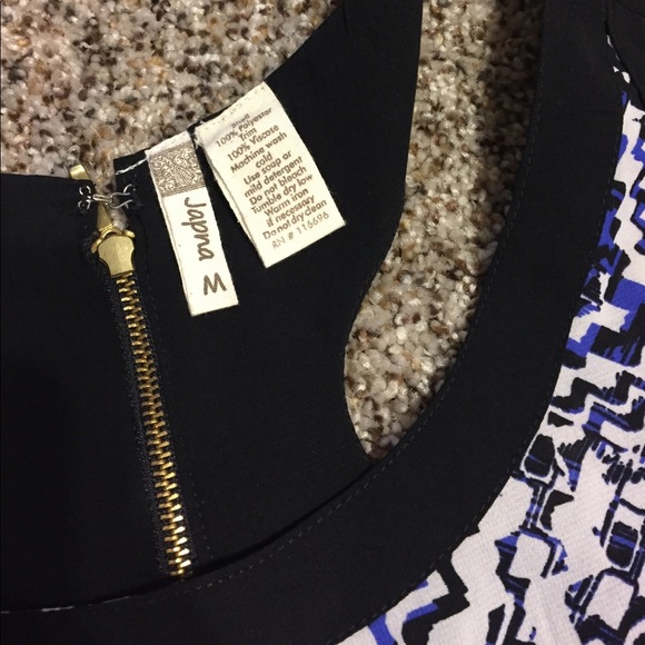 Super cute tank top - Picture 3 of 3