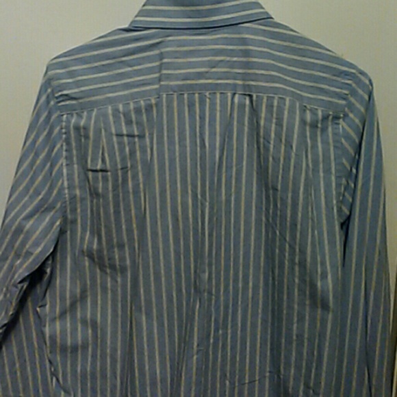 Abercrombie and Fitch muscle button down - Picture 3 of 3