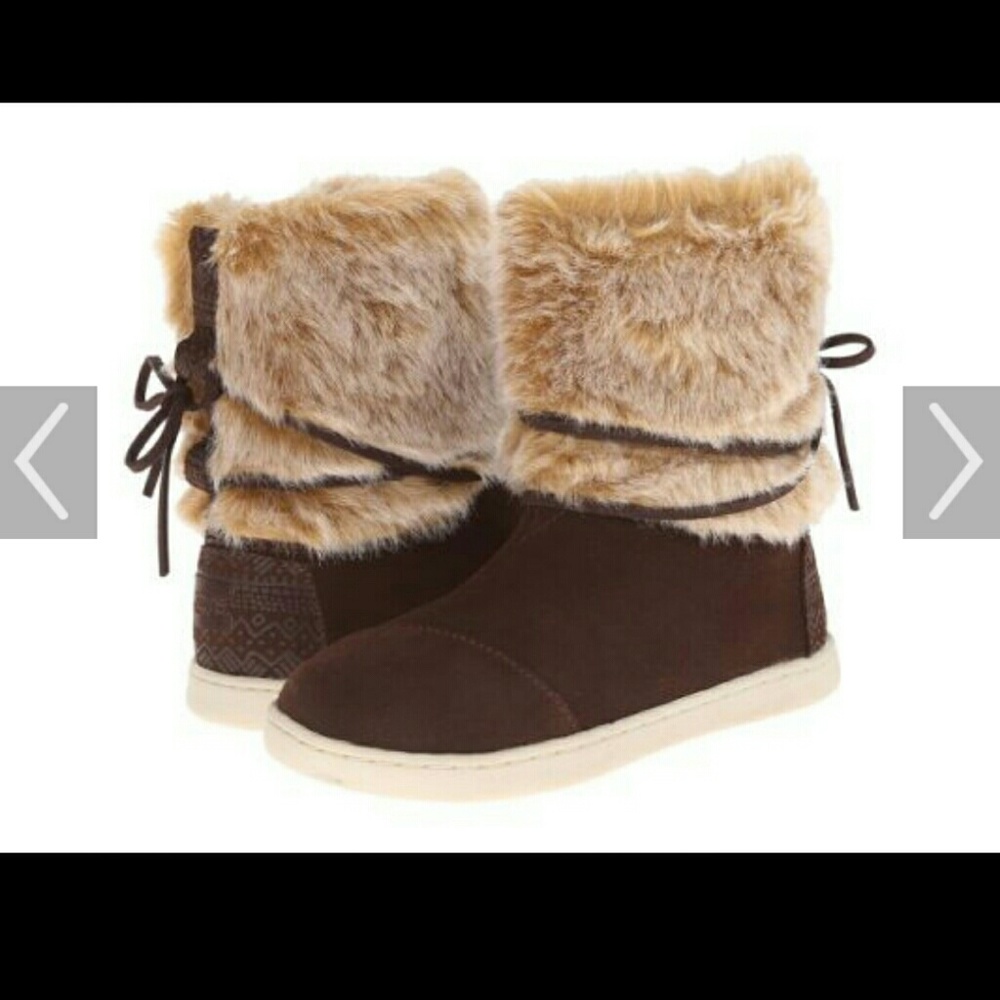 Toms nepal ankle boots with faux fur