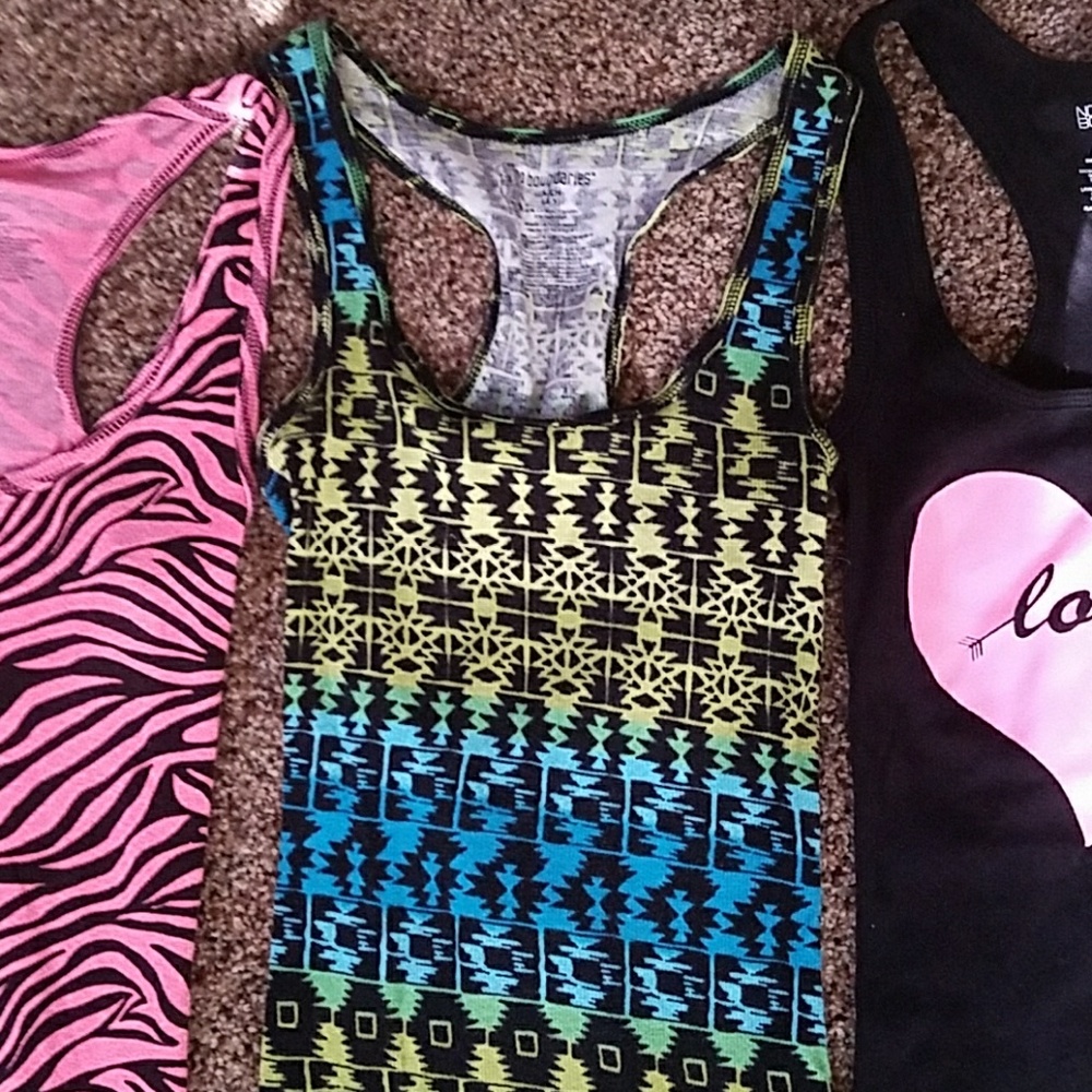 3 Tank Tops - Picture 3 of 4
