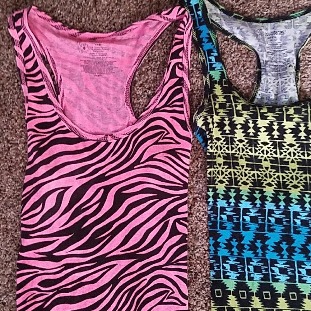 3 Tank Tops - Picture 4 of 4