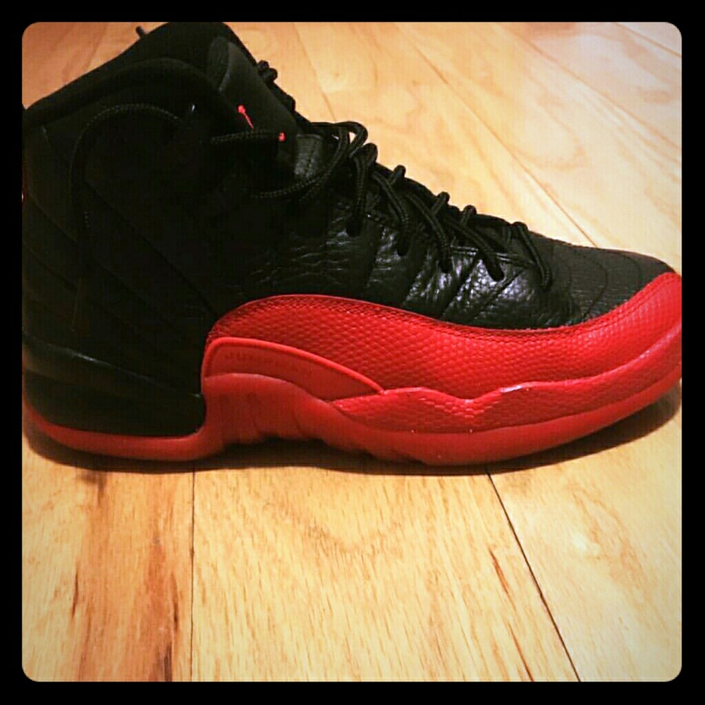 GS size 4.5 youth Jordan 12 flu games