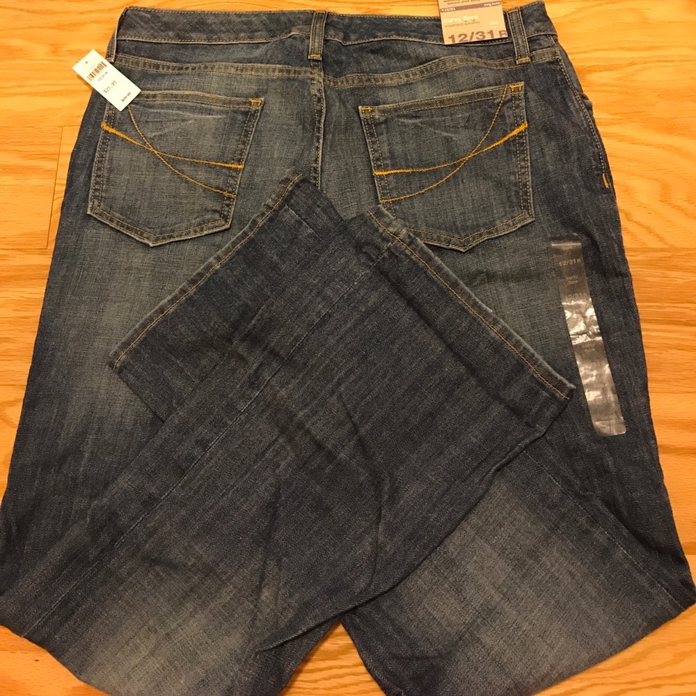 GAP Curvy Flare; Never Worn; NWT; 12/31 R Jeans