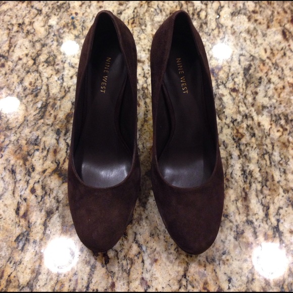 Brown suede Nine West Pumps - Picture 1 of 4