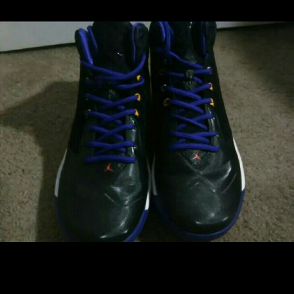 Womem Jordan's size 8.5