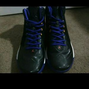 Womem Jordan's size 8.5