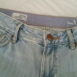 GAP Distressed JEANS