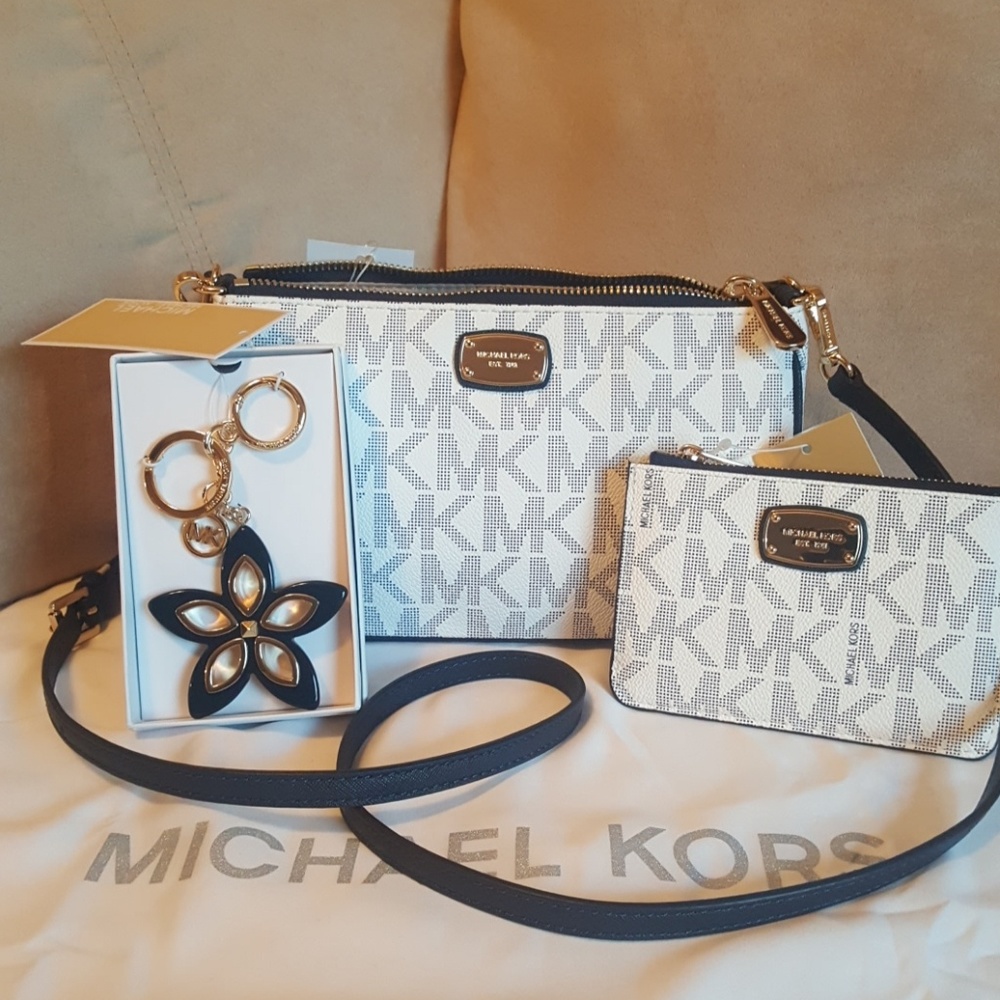 MK Jet Set Navy/Wht Medium Convs Bundle Set
