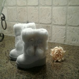 Boots!! With POM POMS