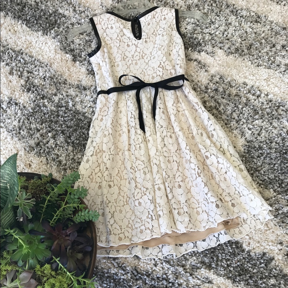 Nice dress fits size 10-12