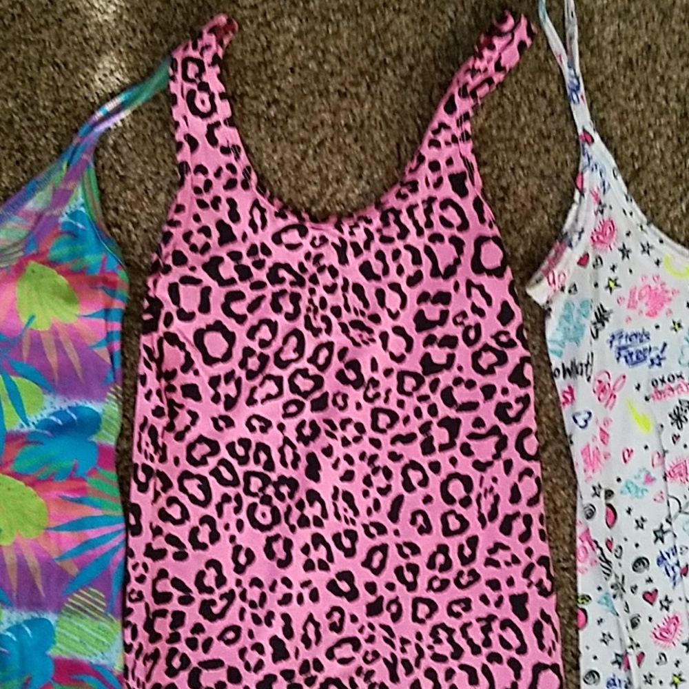 3 Tank Tops - Picture 3 of 4