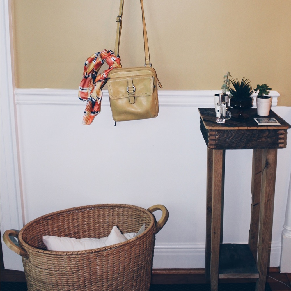 Leather fossil purse