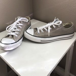 Converse LowTop Women's Size 10- Taupe (like new)