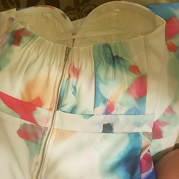 Dress - Picture 4 of 4