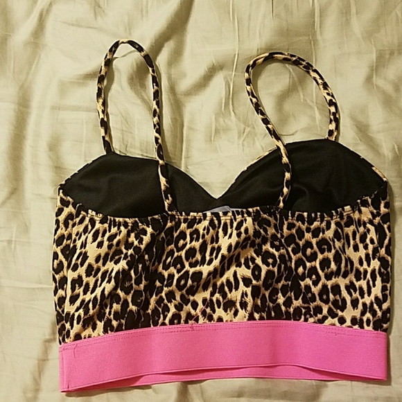 crop top - Picture 3 of 4