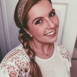 Meet your Posher, Elizabeth