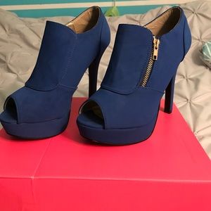 Blue Platform Pumps