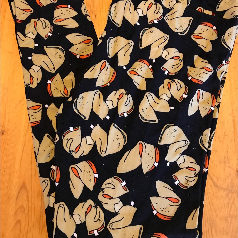 🎉 SALE🎉BNWT LULAROE BLACK FORTUNE COOKIES TC