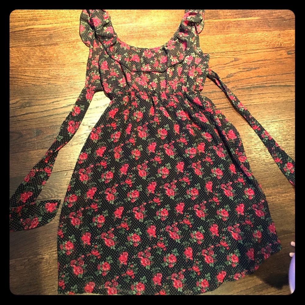 Polka Dot &a Roses Dress 🌹