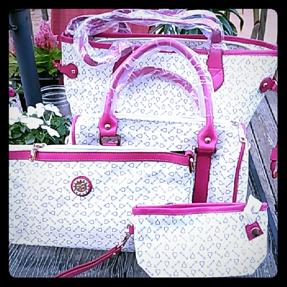 Pink & Off White 4pc.Delight