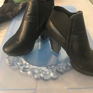 Booties so comfy leatherisk