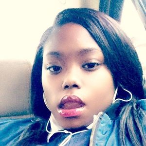 Meet your Posher, Tia