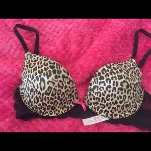 PINK Victoria secret bra size: 34B
