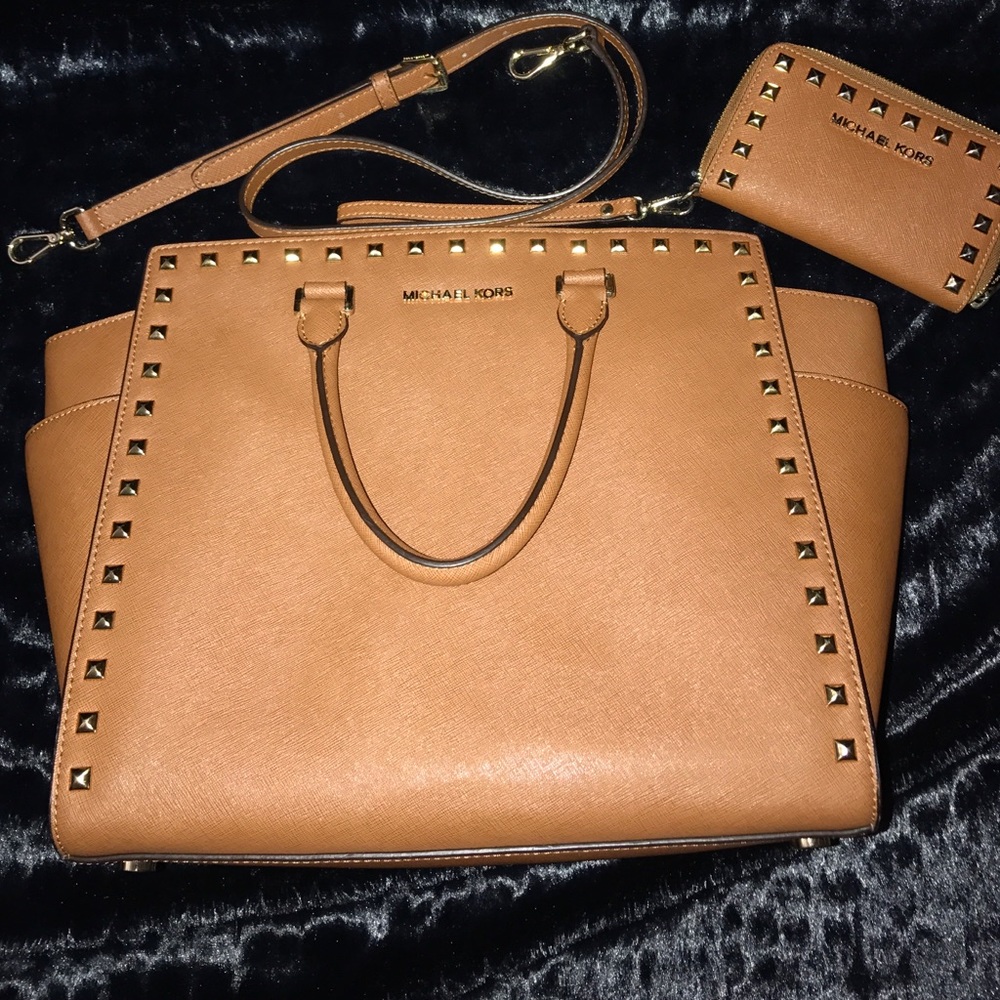 Authentic Michael Kors Handbag and wallet