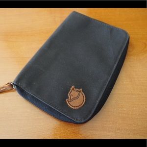 Fjallraven Travel Passport Wallet - Dark Grey