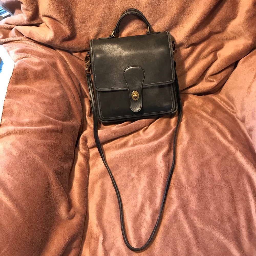 Vintage, leather Coach Navy shoulder bag